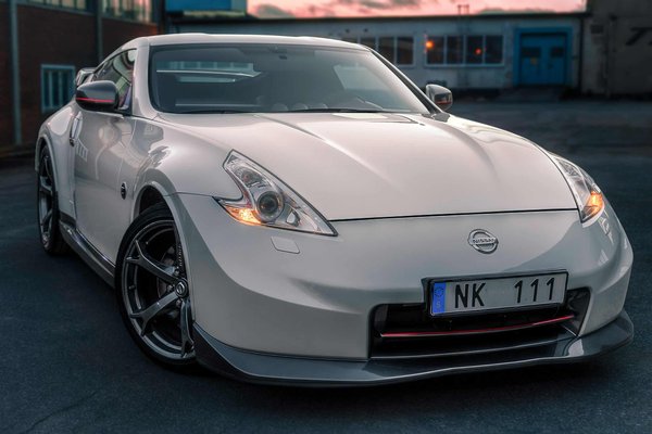 Can Upgrading the Fuel Injectors in a Nissan 370Z Nismo Increase Engine Performance?